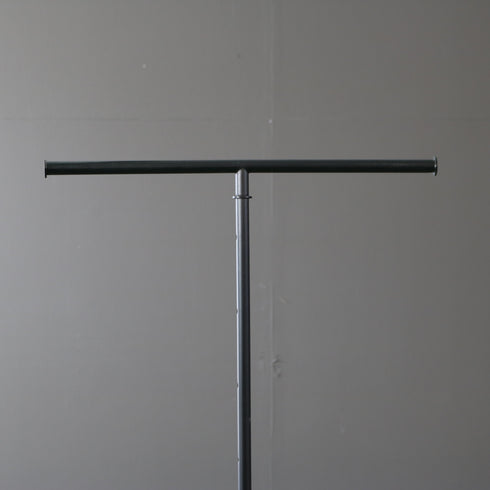 T字ハンガーラック 黒 伸縮 金属製 高さ112㎝ 幅53㎝ 奥行き43㎝ 【A799】