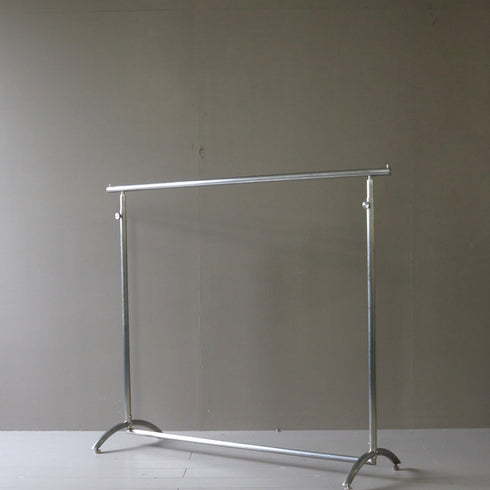 A2 ハンガーラック 伸縮 金属製 什器 高さ107㎝ 幅125㎝ 奥行40㎝