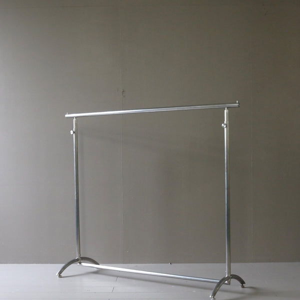 A2 ハンガーラック 伸縮 金属製 什器 高さ107㎝ 幅125㎝ 奥行40㎝