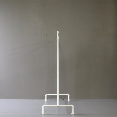 A7 白ハンガーラック 伸縮 金属製 什器 高さ117㎝ 幅94㎝ 奥行46㎝