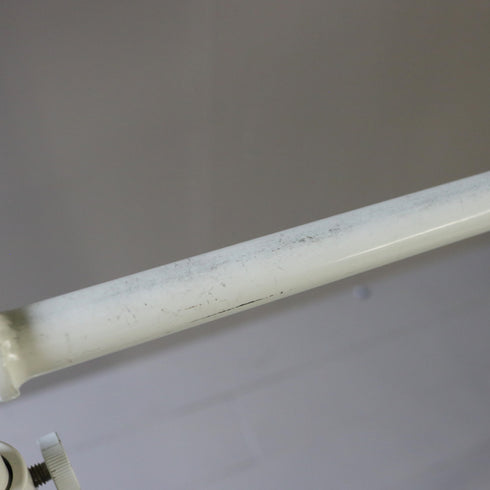 A7 白ハンガーラック 伸縮 金属製 什器 高さ117㎝ 幅94㎝ 奥行46㎝