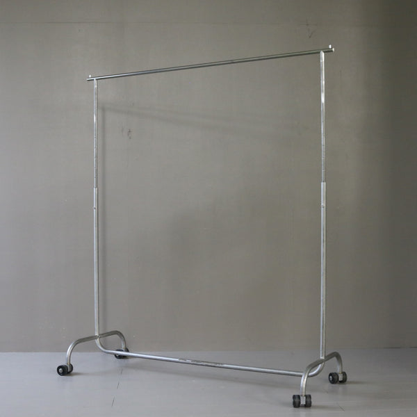 A9 ハンガーラック 伸縮 キャスター付き 金属製 什器 高さ147㎝ 幅130㎝ 奥行47㎝