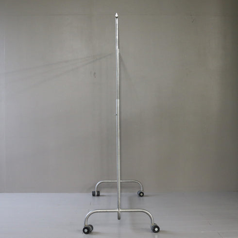 A9 ハンガーラック 伸縮 キャスター付き 金属製 什器 高さ147㎝ 幅130㎝ 奥行47㎝