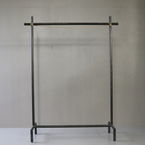 A13 黒ハンガーラック 金属製 什器 高さ155㎝ 幅120㎝ 奥行48㎝