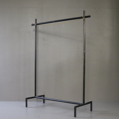 A13 黒ハンガーラック 金属製 什器 高さ155㎝ 幅120㎝ 奥行48㎝