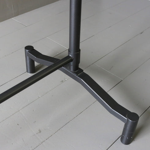 A15 黒ハンガーラック 伸縮 金属製 什器 高さ138㎝ 幅125㎝ 奥行46㎝