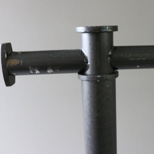 A15 黒ハンガーラック 伸縮 金属製 什器 高さ138㎝ 幅125㎝ 奥行46㎝