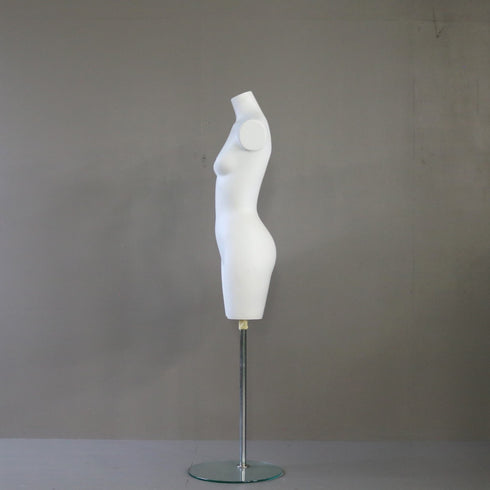 B28 マネキン 女性 什器 高さ140㎝ 幅35㎝ 奥行35㎝