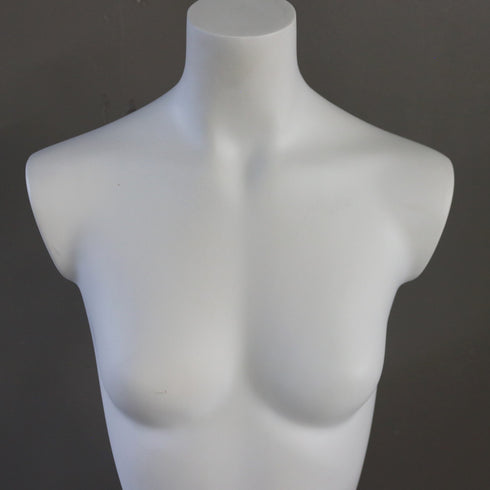 B28 マネキン 女性 什器 高さ140㎝ 幅35㎝ 奥行35㎝