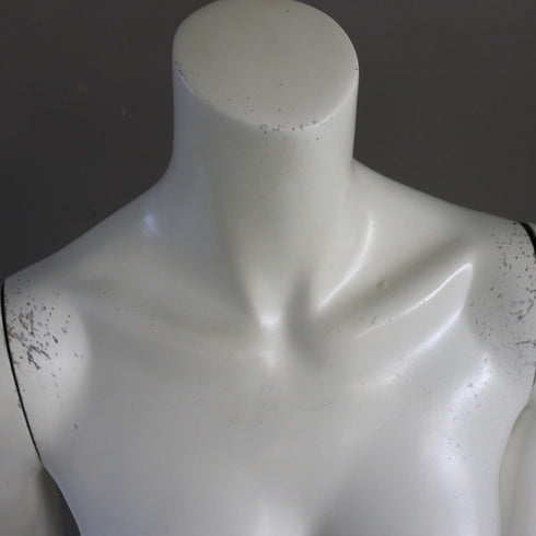 B29 マネキン 女性 什器 高さ164㎝ 幅48㎝ 奥行46㎝