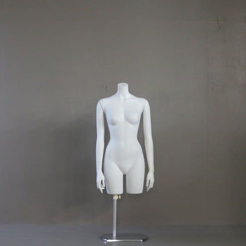 B30 マネキン 女性 什器 高さ119㎝ 幅45㎝ 奥行25㎝