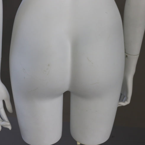 B30 マネキン 女性 什器 高さ119㎝ 幅45㎝ 奥行25㎝