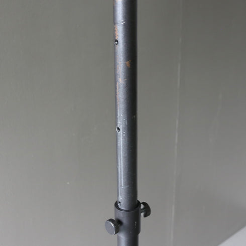 A38 黒T字ハンガーラック 伸縮 金属製 什器 高さ109㎝ 幅56㎝ 奥行34㎝