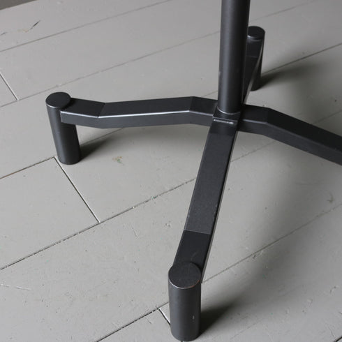 A38 黒T字ハンガーラック 伸縮 金属製 什器 高さ109㎝ 幅56㎝ 奥行34㎝