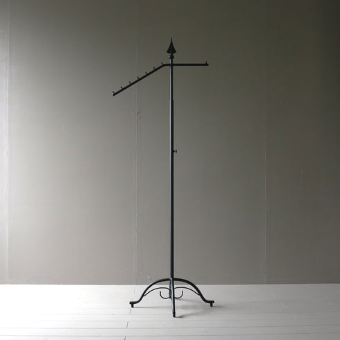 A39 黒ハンガーラック 伸縮 金属製 什器 高さ159㎝ 幅56㎝ 奥行36㎝