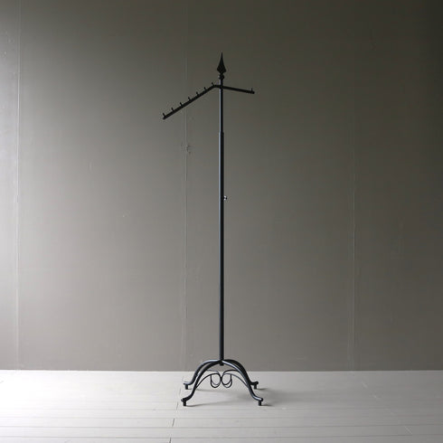 A39 黒ハンガーラック 伸縮 金属製 什器 高さ159㎝ 幅56㎝ 奥行36㎝