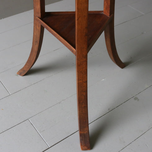 C48 サイドテーブル 木製 イギリス輸入家具 高さ69㎝ 幅47㎝ 奥行47㎝