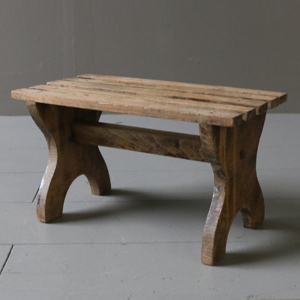 C53 アンティーク 卓上展示台