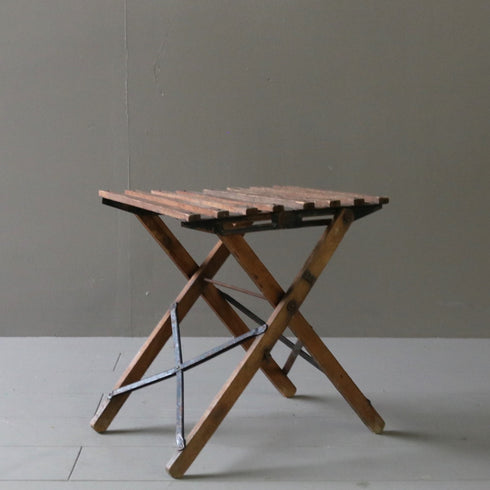 C57 フォールディングスツール 木製 イギリス輸入家具 高さ35㎝ 幅37㎝ 奥行27㎝