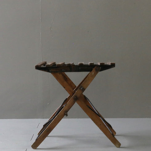 C57 フォールディングスツール 木製 イギリス輸入家具 高さ35㎝ 幅37㎝ 奥行27㎝