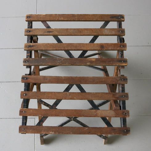 C57 フォールディングスツール 木製 イギリス輸入家具 高さ35㎝ 幅37㎝ 奥行27㎝