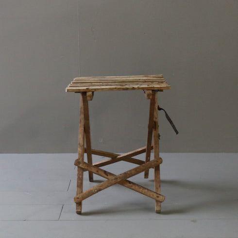 C58 アンティークフォールディングスツール 展示台