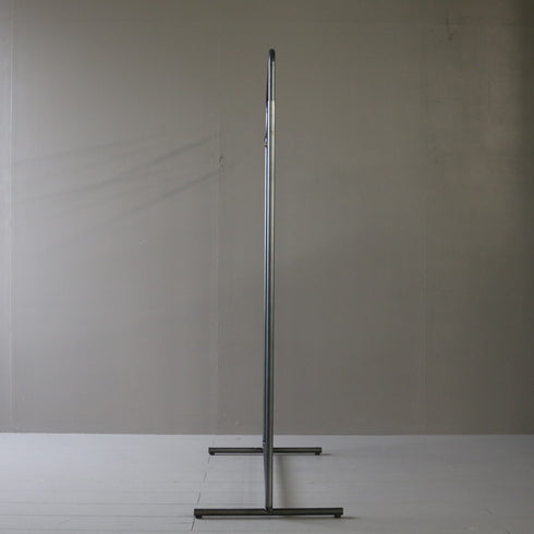 A69 黒ハンガーラック 伸縮 金属製 什器 高さ142㎝ 幅96㎝ 奥行45㎝