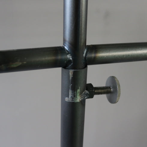 A69 黒ハンガーラック 伸縮 金属製 什器 高さ142㎝ 幅96㎝ 奥行45㎝