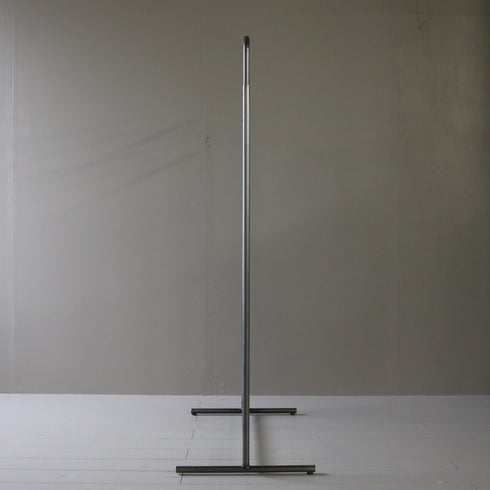 A70 黒ハンガーラック 伸縮 金属製 什器 高さ142㎝ 幅96㎝ 奥行45㎝