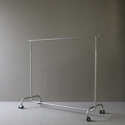 A71 ハンガーラック 伸縮 金属製 什器 高さ112㎝ 幅130㎝ 奥行47㎝