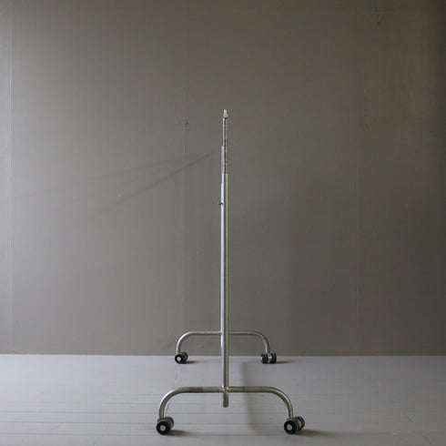 A71 ハンガーラック 伸縮 金属製 什器 高さ112㎝ 幅130㎝ 奥行47㎝