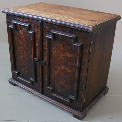 C99 アンティーク ミニキャビネット(観音開き&フラップ扉付き)