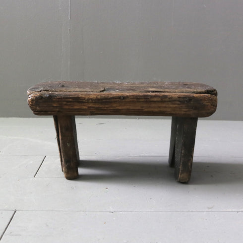 C103 アンティーク 卓上展示台