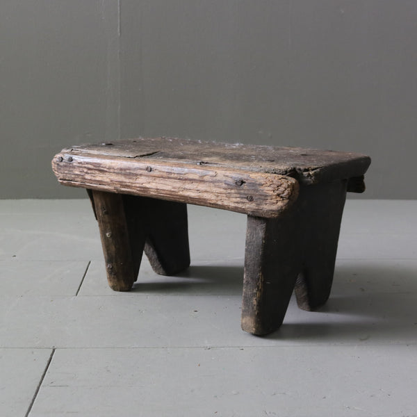 C103 アンティーク 卓上展示台