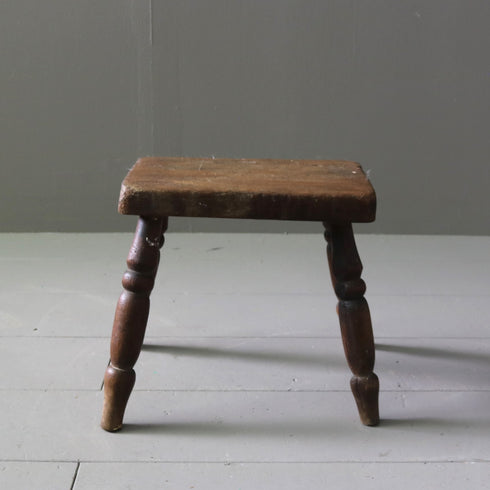 C105 アンティーク 展示台 スツール