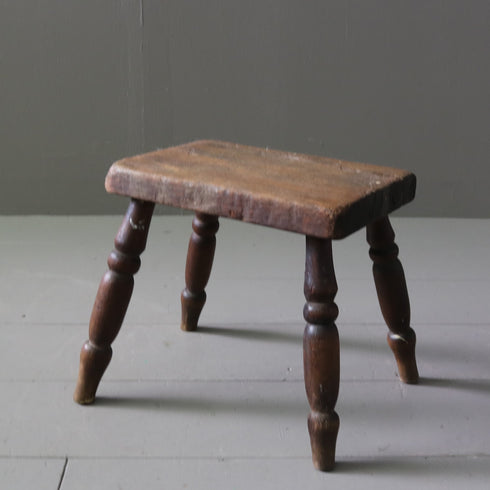 C105 アンティーク 展示台 スツール