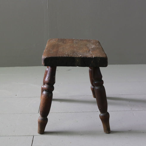 C105 アンティーク 展示台 スツール