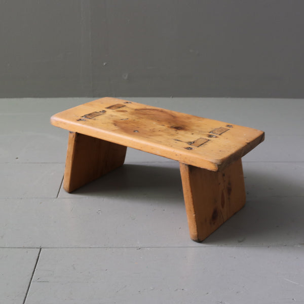 C107 アンティーク 卓上展示台