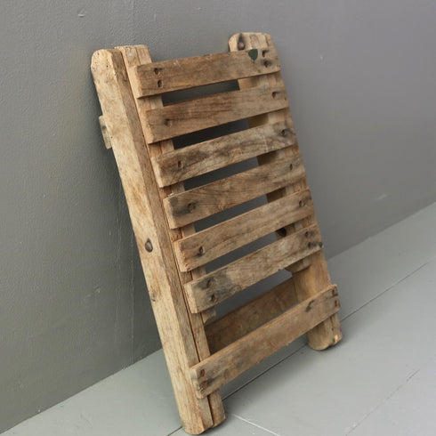 C109 折りたたみスツール 木製 イギリス輸入家具 高さ31㎝ 幅28㎝ 奥行30㎝