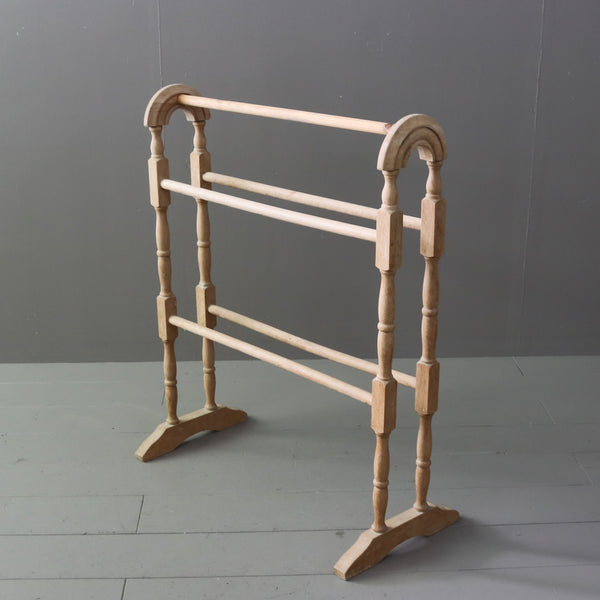 C115 アンティーク タオルラック