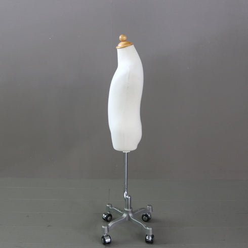 B123 トルソ 子ども キャスター付き 什器 高さ125㎝ 幅23㎝ 奥行23㎝