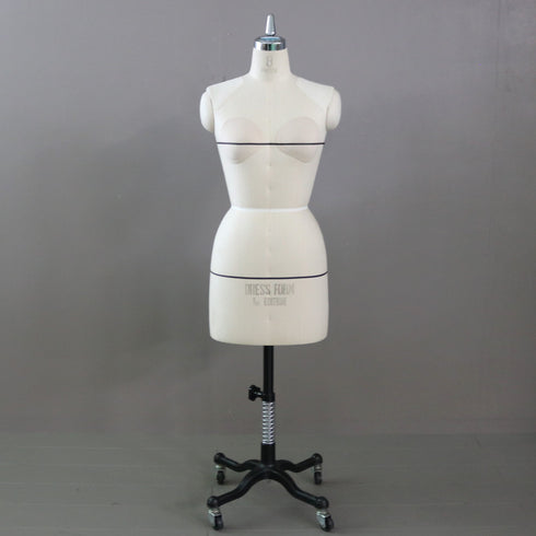 B124 トルソ キャスター付き 什器 高さ137㎝ 幅37㎝ 奥行33㎝