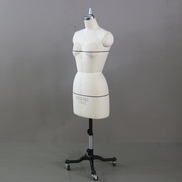 B124 トルソ キャスター付き 什器 高さ137㎝ 幅37㎝ 奥行33㎝