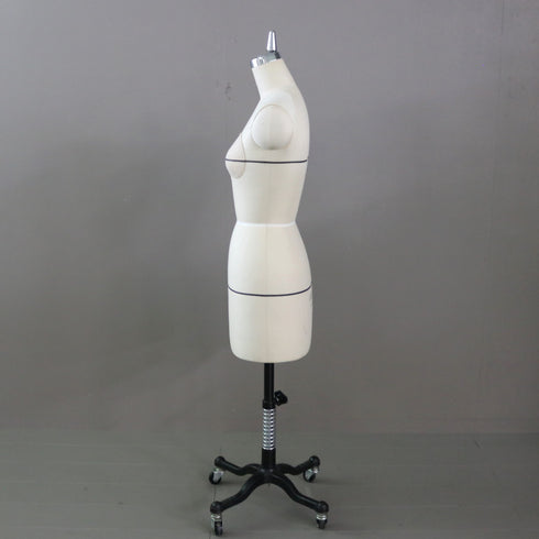 B124 トルソ キャスター付き 什器 高さ137㎝ 幅37㎝ 奥行33㎝