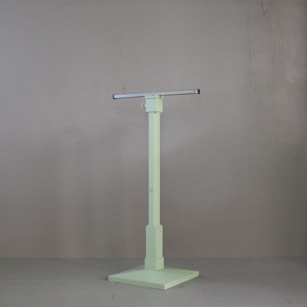 A126 T字スタンドディスプレイラック ウッド×アイアン 什器 高さ113㎝ 幅60㎝ 奥行40㎝