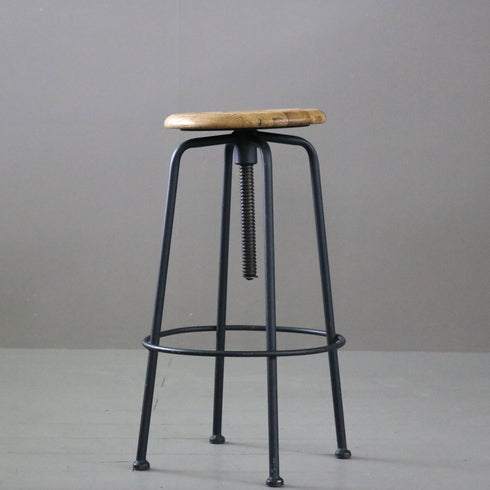 C129 ラウンドリフトスツール ウッド×アイアン 什器 高さ62㎝ 幅36㎝ 奥行36㎝