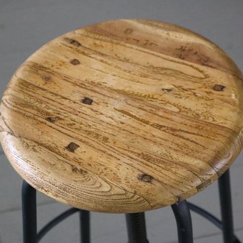 C129 ラウンドリフトスツール ウッド×アイアン 什器 高さ62㎝ 幅36㎝ 奥行36㎝