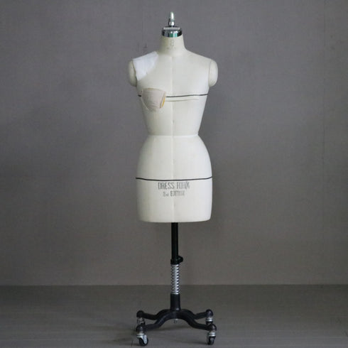 B153 トルソ 女性 キャスター付き 什器 高さ137㎝ 幅37㎝ 奥行33㎝