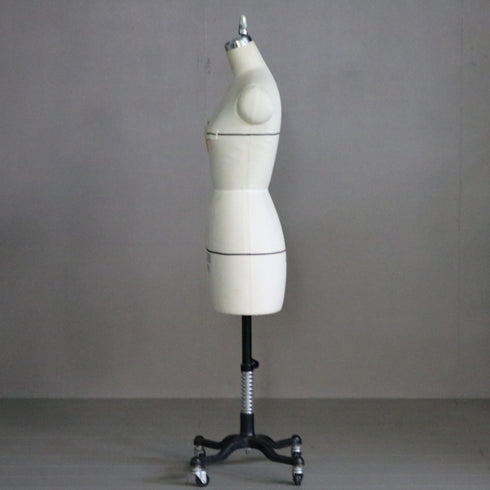 B153 トルソ 女性 キャスター付き 什器 高さ137㎝ 幅37㎝ 奥行33㎝