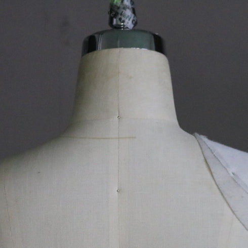 B153 トルソ 女性 キャスター付き 什器 高さ137㎝ 幅37㎝ 奥行33㎝